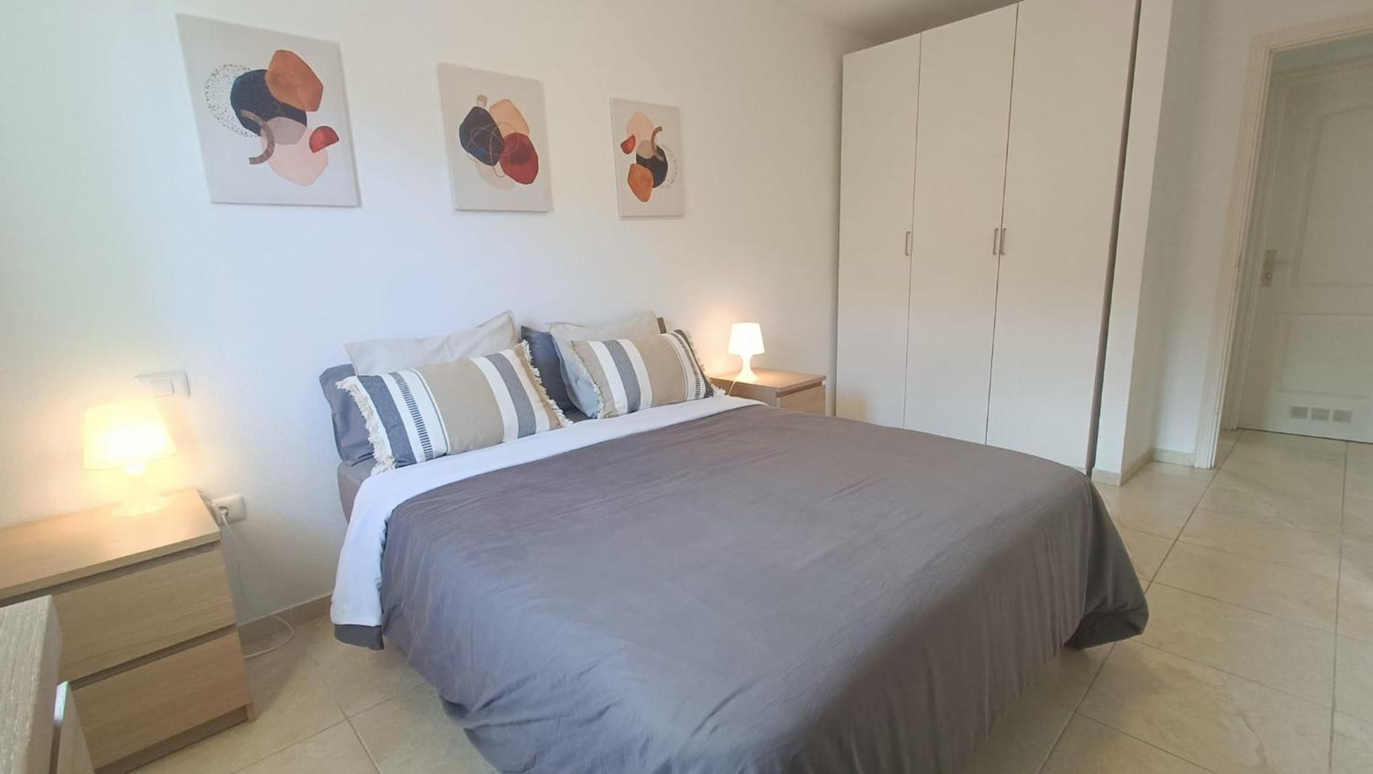 I Apartment *